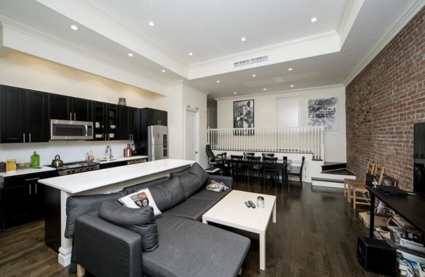 More Photos Of 228 Thompson St, New York Apartments For Lease