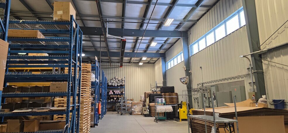 More Photos Of 39 E Davis St, Quinte West Industrial For Sale