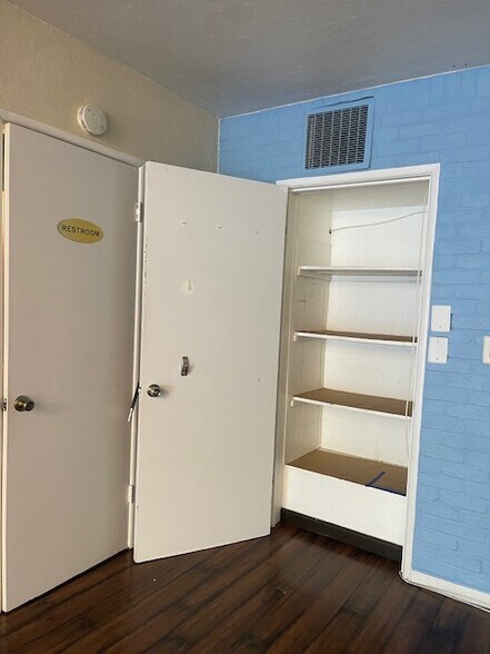 More Photos Of 3600-3606 Grand Ave, Oakland Storefront Retail Residential For Lease