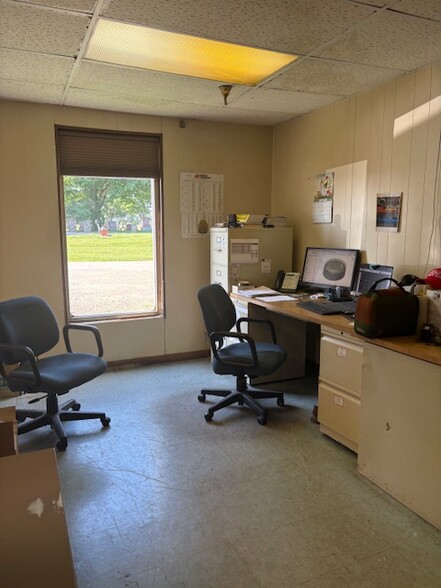 More Photos Of 718 E Main St, Kewanna Industrial For Sale