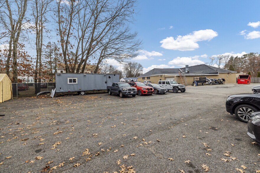 More Photos Of 20 Woodland St, Methuen Auto Repair For Sale