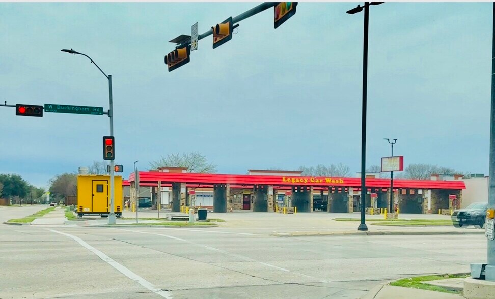 More Photos Of 2004 W Buckingham Rd, Garland Carwash For Sale