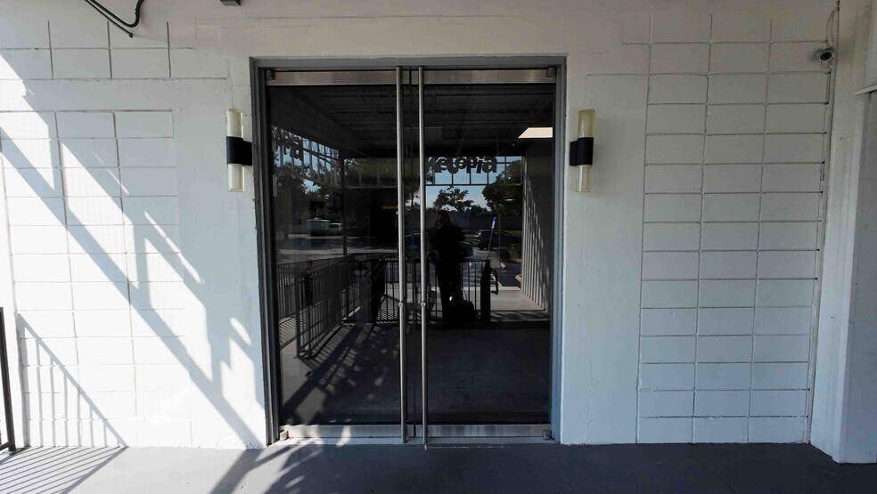 More Photos Of 3600 N 75th Ter, Pinellas Park Loft Creative Space For Lease