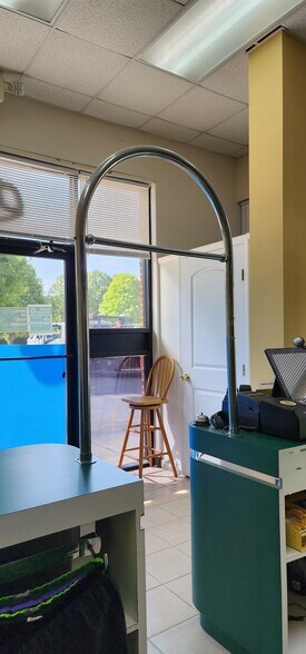 More Photos Of 7110 McGinnis Ferry Rd, Suwanee Service Station For Lease