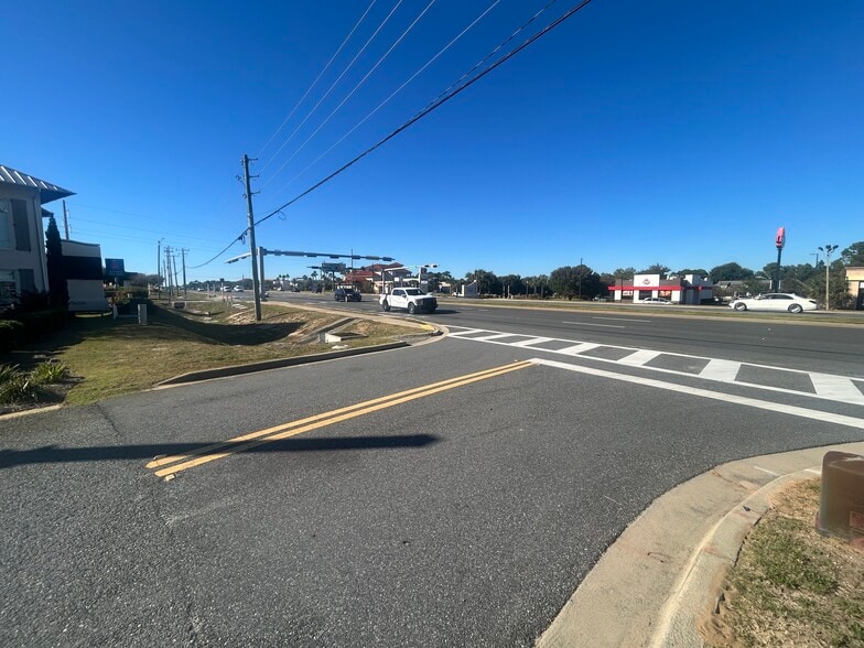 More Photos Of 36254 Emerald Coast Pky, Destin Freestanding For Lease