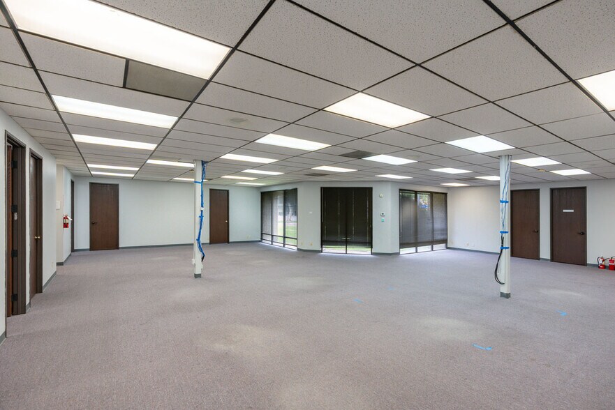 More Photos Of 1717-1745 W Orangewood Ave, Orange Office For Sale