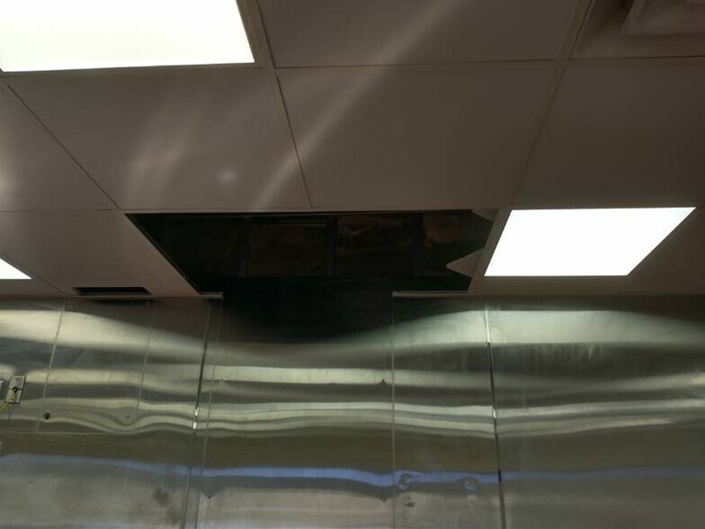 More Photos Of 1211 SW Lee Blvd, Lawton Fast Food For Sale