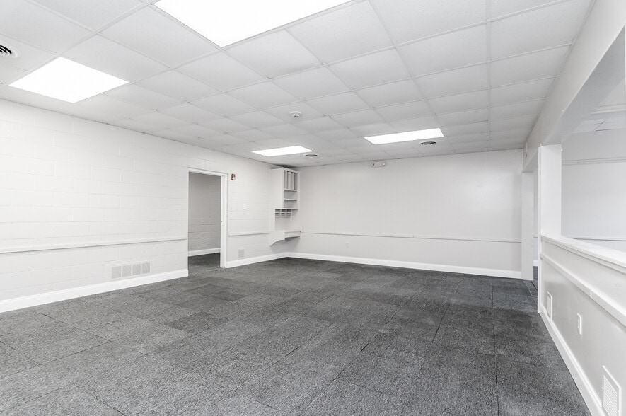 More Photos Of 4205 W Broadway St, Pearland Loft Creative Space For Lease