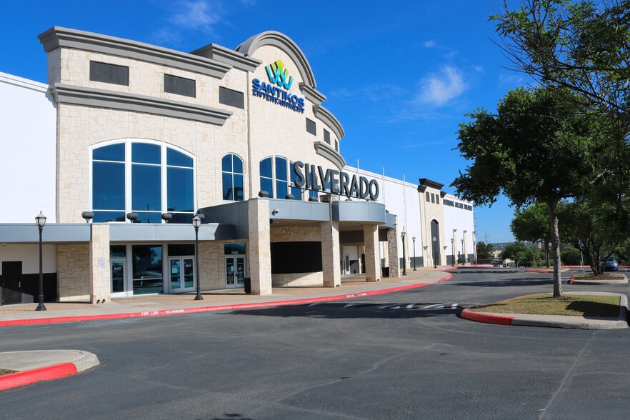 More Photos Of 11851 Bandera Rd, Helotes Unknown For Lease