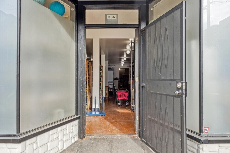 More Photos Of 356 24th St, Oakland Freestanding For Sale