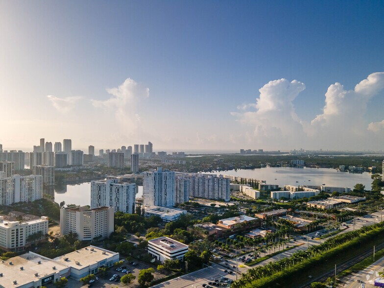 More Photos Of 18305 Biscayne Blvd, Aventura Office For Lease