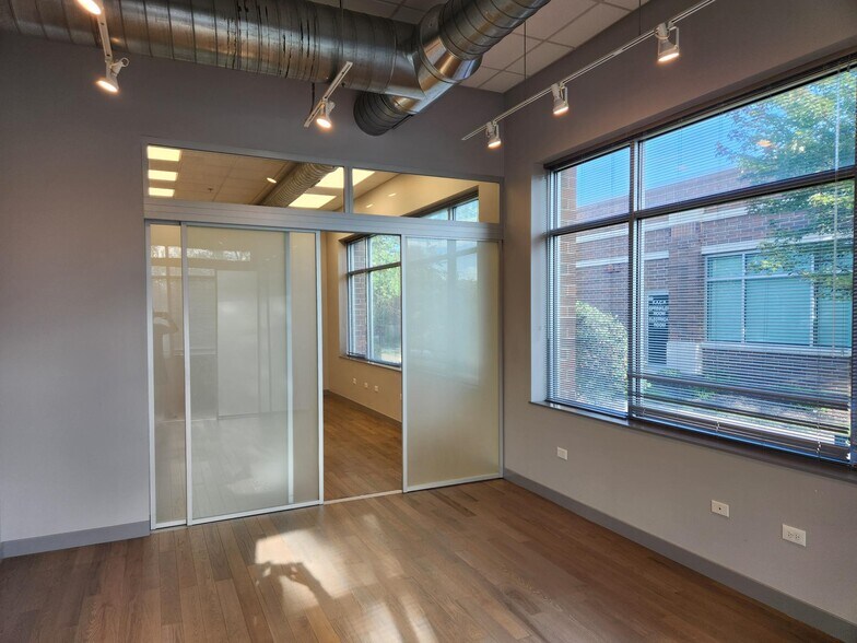 More Photos Of 2638 Patriot Blvd, Glenview Office For Lease