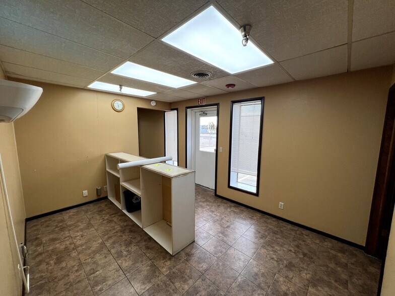 More Photos Of 1994 Highland Ave E, Twin Falls Warehouse For Lease