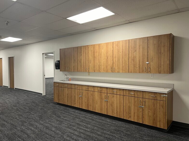 More Photos Of 4501 Mitchell St, North Las Vegas Manufacturing For Lease