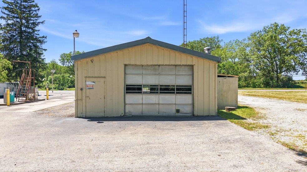 More Photos Of 3433 Sharon Rd, West Middlesex Warehouse For Sale