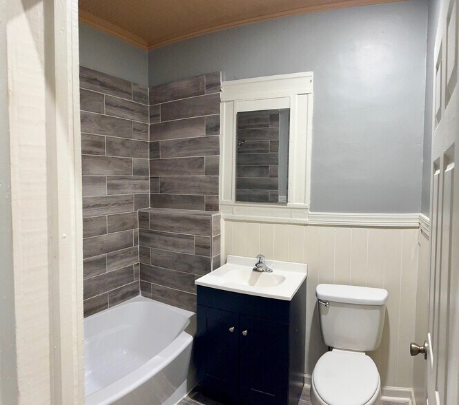 More Photos Of 115 Vista Cir, Macon-Bibb Office For Sale