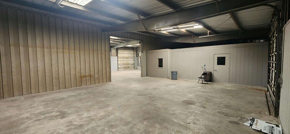 More Photos Of 4802 Neptune St, Corpus Christi Warehouse For Lease