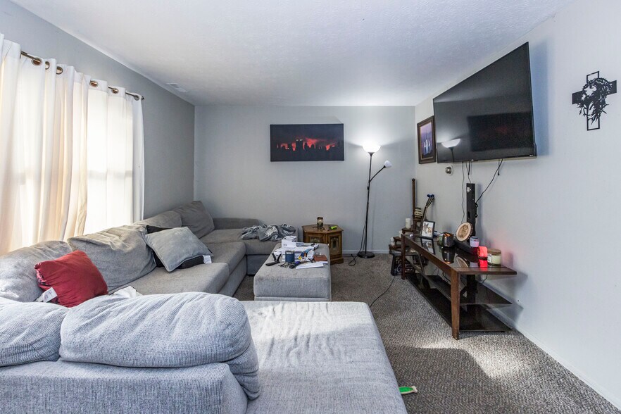 More Photos Of 3800 Grace Dr, Kent Multifamily For Sale