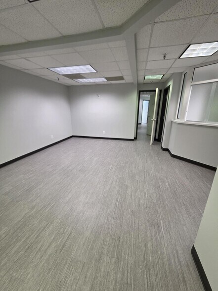 More Photos Of 4102 Woodlawn Ave, Pasadena Medical For Lease