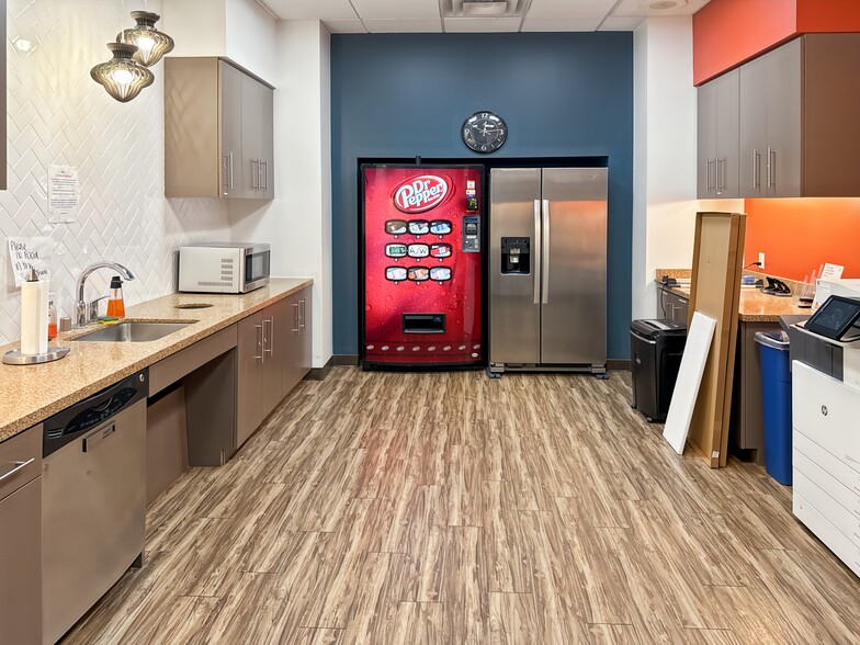 More Photos Of 405 State Highway 121 Byp, Lewisville Coworking Space