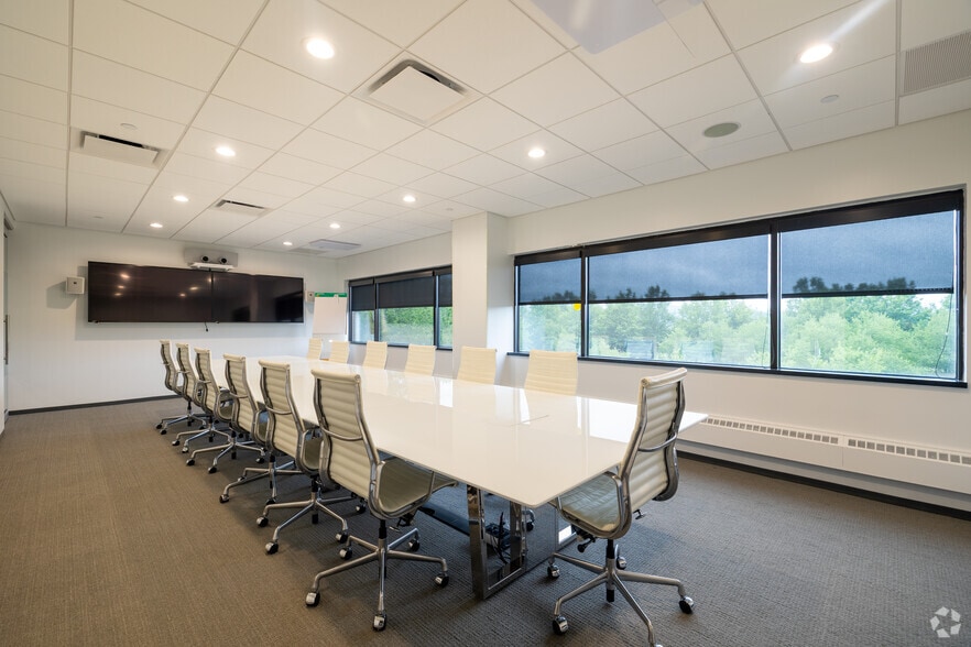 More Photos Of 53 Frontage Rd, Hampton Office For Lease