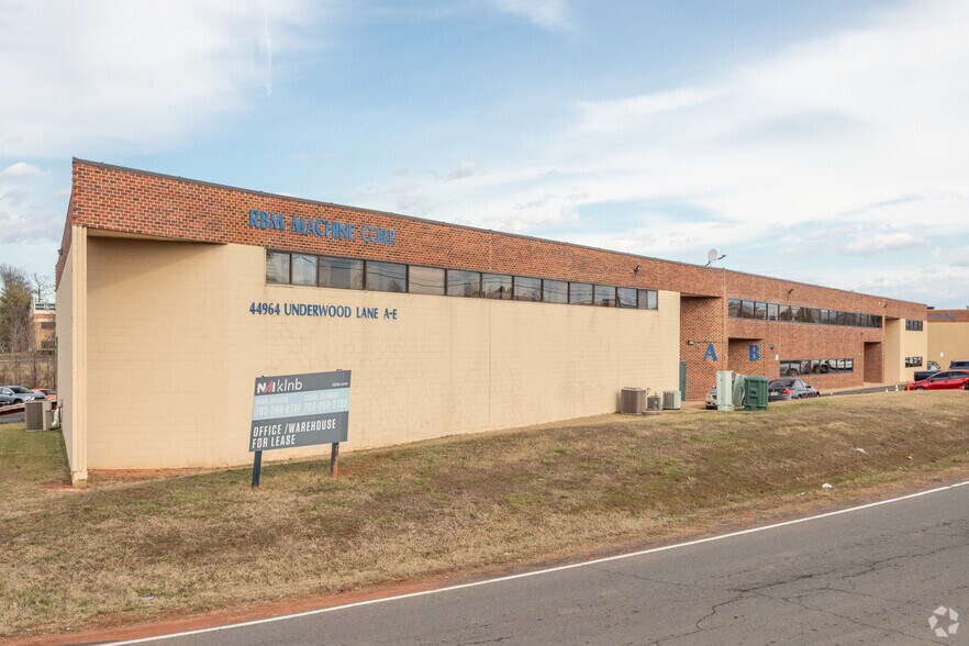 More Photos Of 44964 Underwood Ln, Dulles Town Center Warehouse For Lease