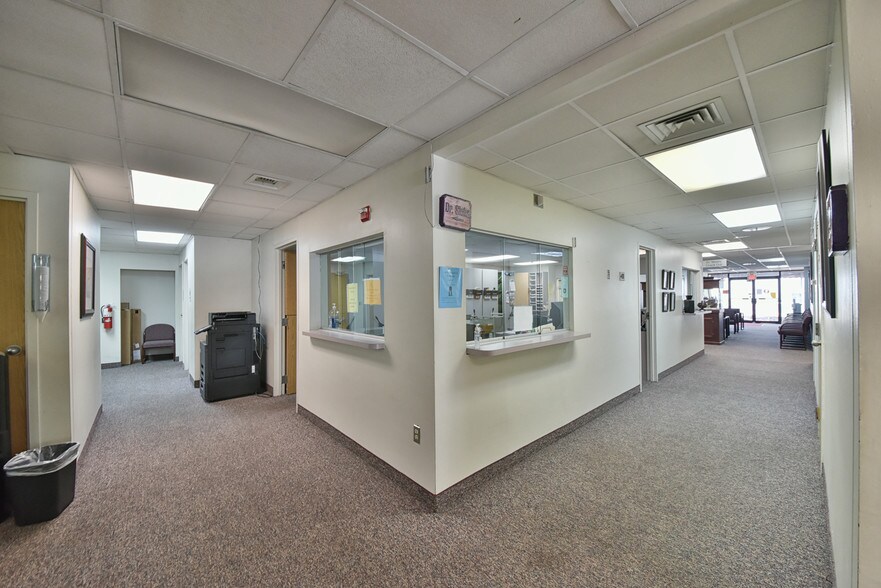 More Photos Of 1805 SE Lake Weir Ave, Ocala Medical For Sale