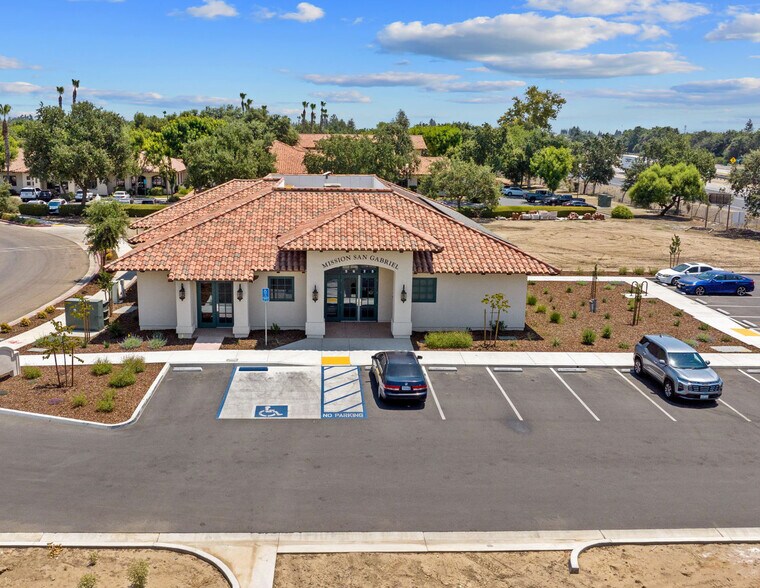 More Photos Of Avenida De Los Robles, Visalia Office For Lease