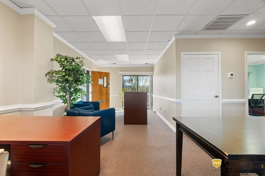 More Photos Of 5267 Greenwich Rd, Virginia Beach Office For Sale