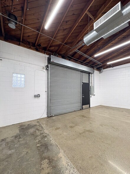 More Photos Of 6819 West Blvd, Inglewood Loft Creative Space For Lease