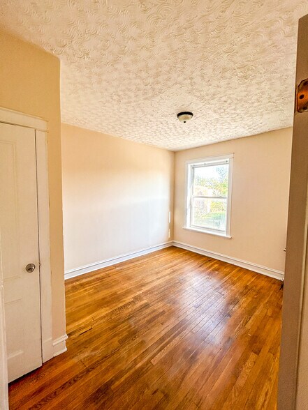 More Photos Of 7250 S Yale, Chicago Apartments For Sale