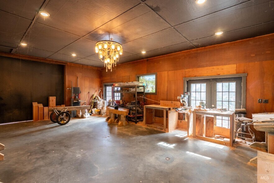 More Photos Of 64 Messick Ln, Garden Valley General Retail For Sale