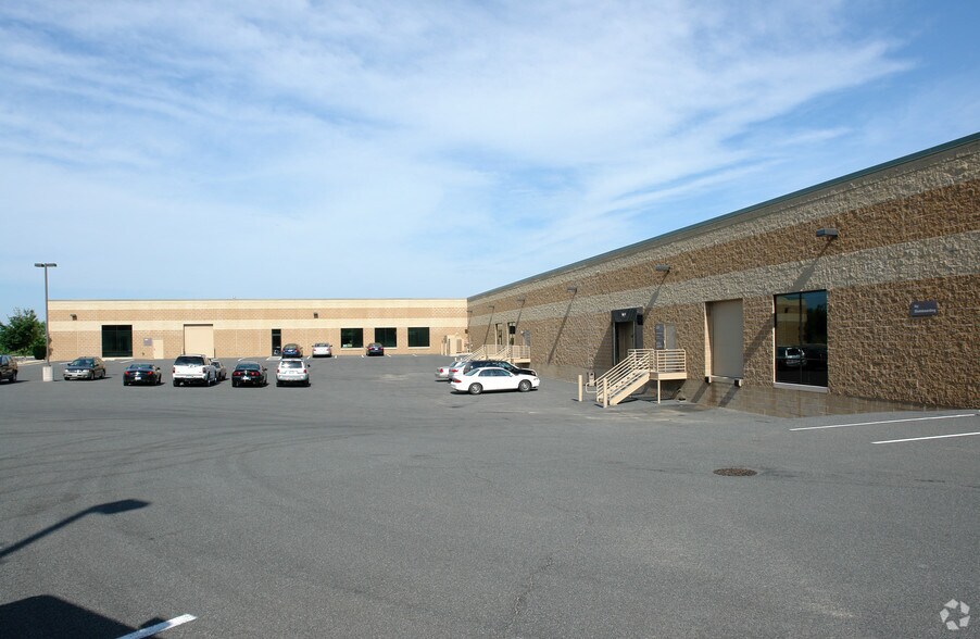 More Photos Of 5705 W Old Shakopee Rd, Bloomington Unknown For Lease