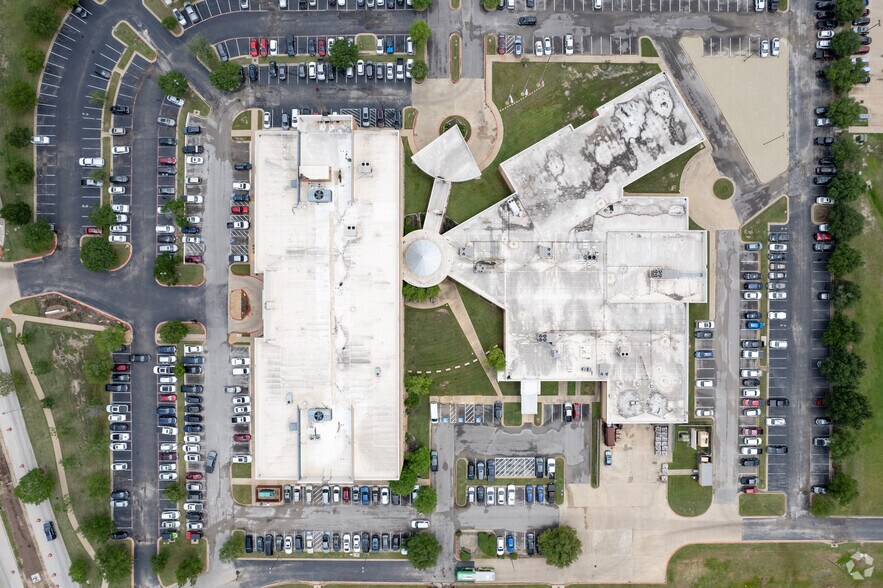 More Photos Of 3201 University Dr E, Bryan Medical For Lease