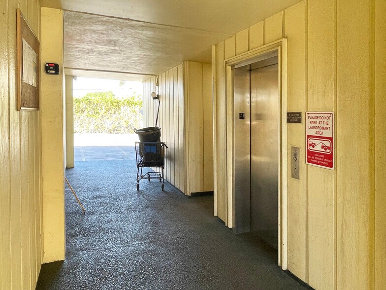 More Photos Of 2331 N State Road 7, Lauderhill Office For Sale