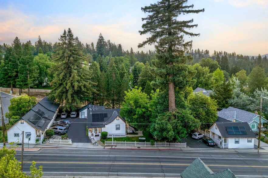 Primary Photo Of 816 W Main St, Grass Valley Hotel For Sale