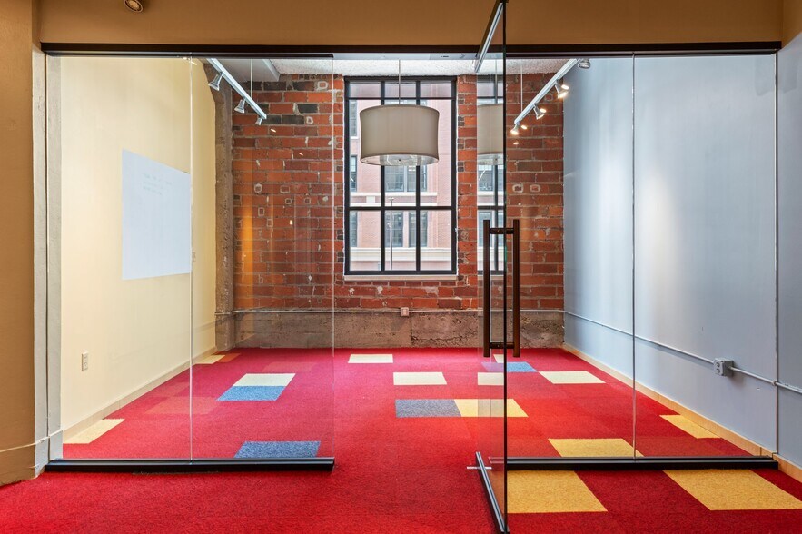 More Photos Of 718 Washington Ave N, Minneapolis Loft Creative Space For Sale