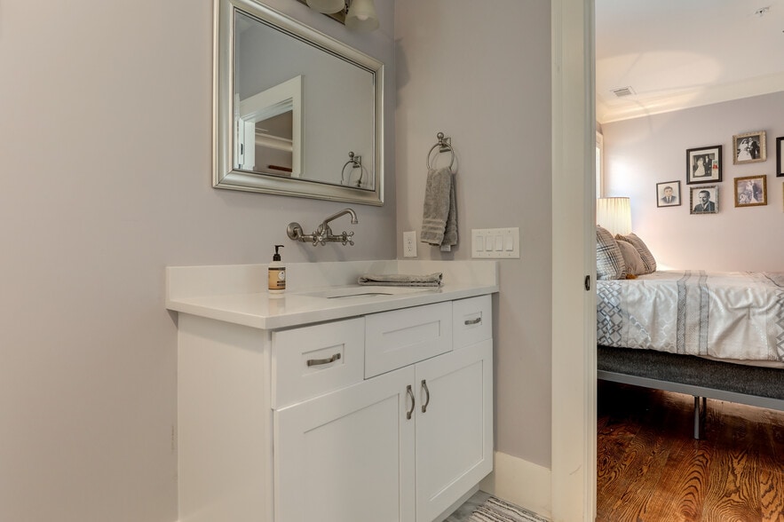 More Photos Of 2972 Lookout Pl NE, Atlanta Office Residential For Sale