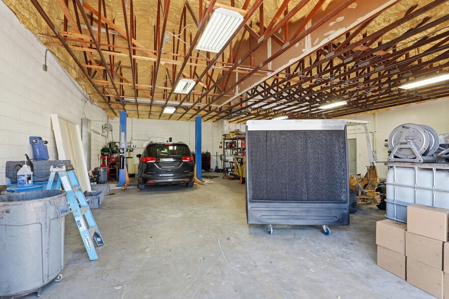 More Photos Of 645 Old Dixie Hwy, Sebastian Warehouse For Sale