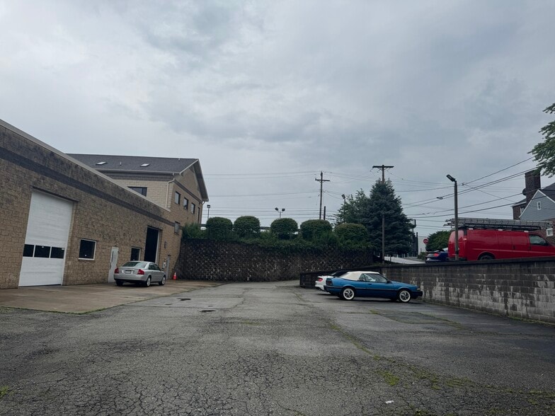 More Photos Of 1101 Lincoln Hwy, North Versailles Showroom For Sale