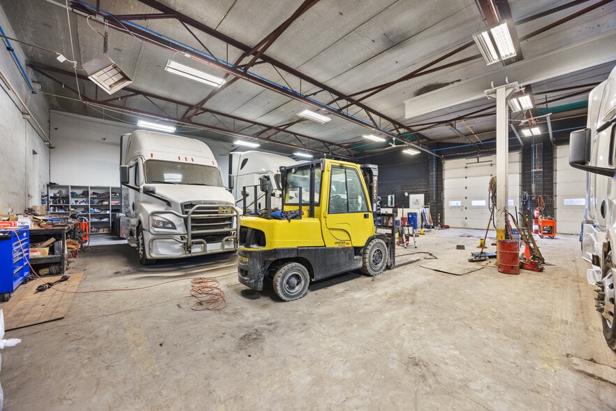More Photos Of 406 N Union St, Dwight Truck Terminal For Lease