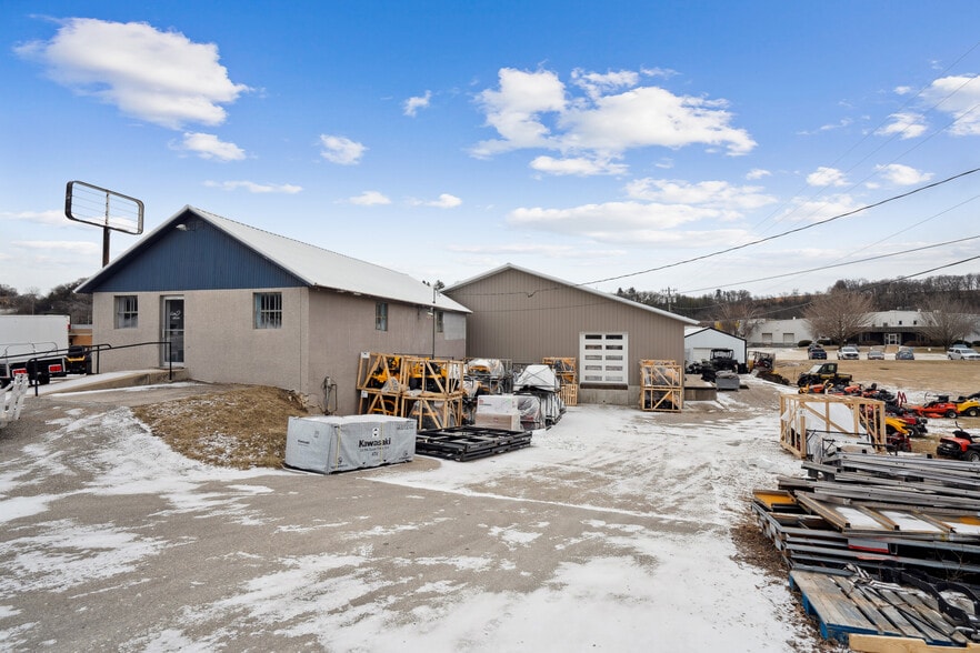 More Photos Of 1001 Short St, Decorah Auto Dealership For Sale
