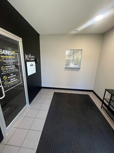 More Photos Of 851 Transport Dr, Valparaiso Flex For Sale
