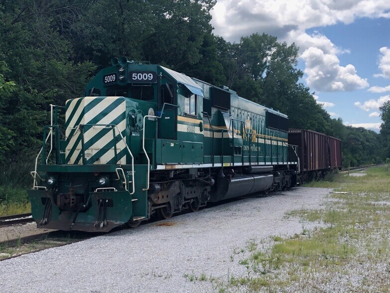 More Photos Of 901 US 6 Hwy, Spring Valley Warehouse For Lease
