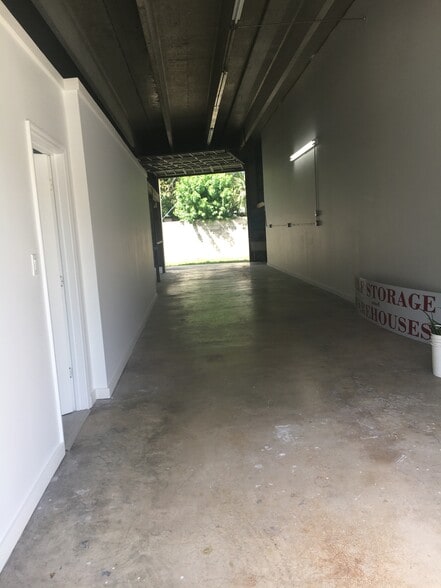 More Photos Of 1875 S Dixie Hwy, Pompano Beach Flex For Lease