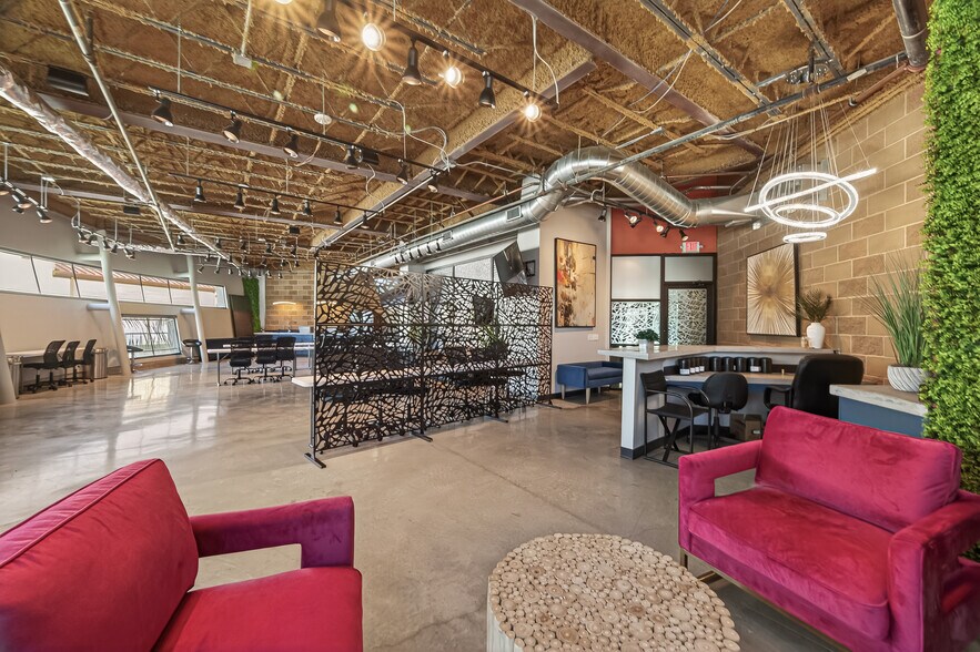 More Photos Of 4817 Main St, Houston Office For Lease