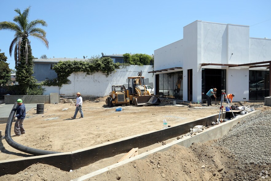 More Photos Of 10612 National Blvd, Los Angeles Storefront For Lease