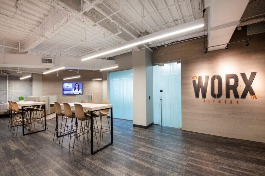 More Photos Of 201 E Kennedy Blvd, Tampa Office For Lease