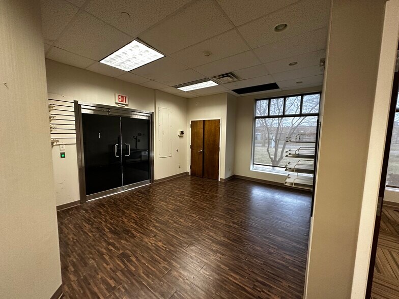 More Photos Of 110 Marcus Blvd, Hauppauge Office For Lease