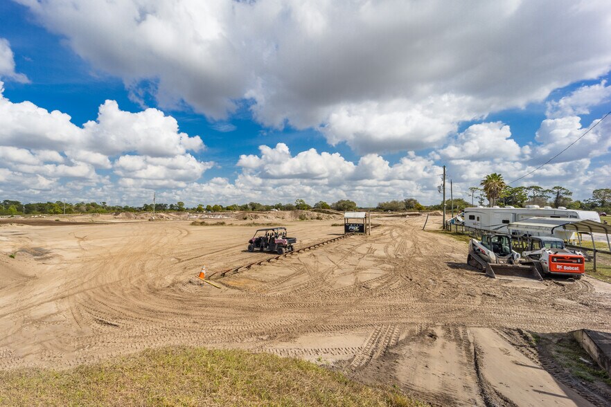 More Photos Of 7543 NE 48th St, Okeechobee Racetrack For Sale